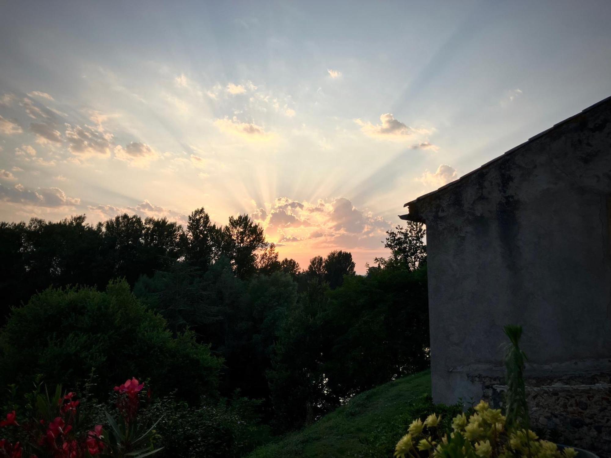 Beautiful Village House Next To Garonne River! Couladere Esterno foto